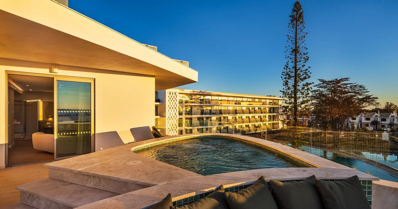 Rooftop Jacuzzi Castelo Suites Hotel Rooftop Jacuzzi Castelo Suites Hotel