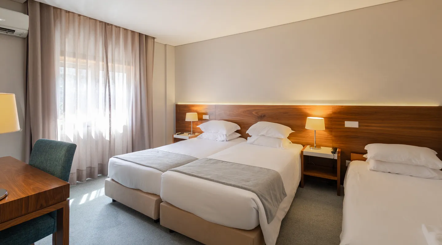 Quarto Standard com cama extra_Hotel Navarras