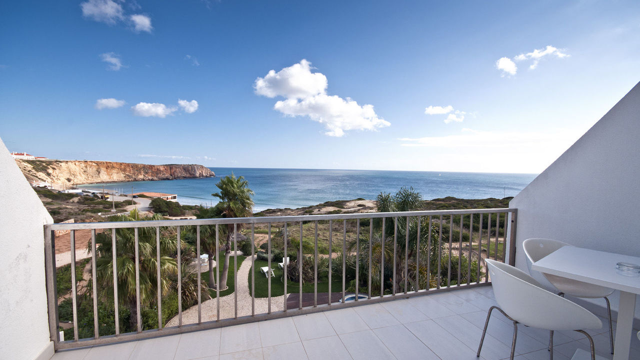<b>Book Direct</b>Find the best rate here<br><span>View Special Offers</span>