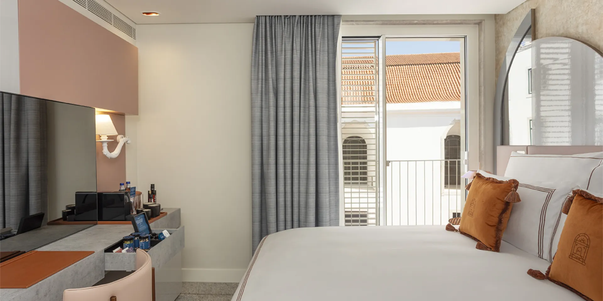 Deluxe room Convent Square Lisbon Hotel Deluxe room Convent Square Lisbon Hotel