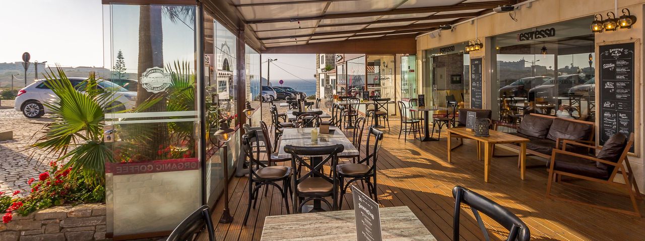 <b>Great Views</b>Enjoy views of Mareta Beach</br><span>More below</span>