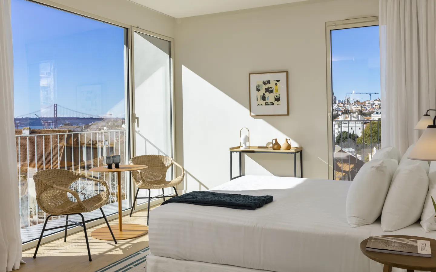 <span class="icons1">dpedro</span>Your Home in Lisbon