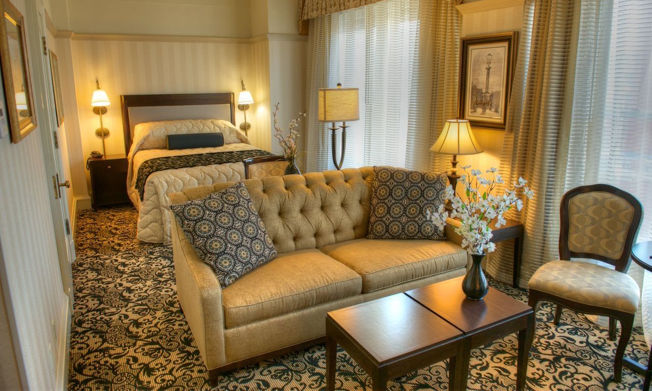 A historical, European style hotel<b>Gaslamp Plaza Suites</b>