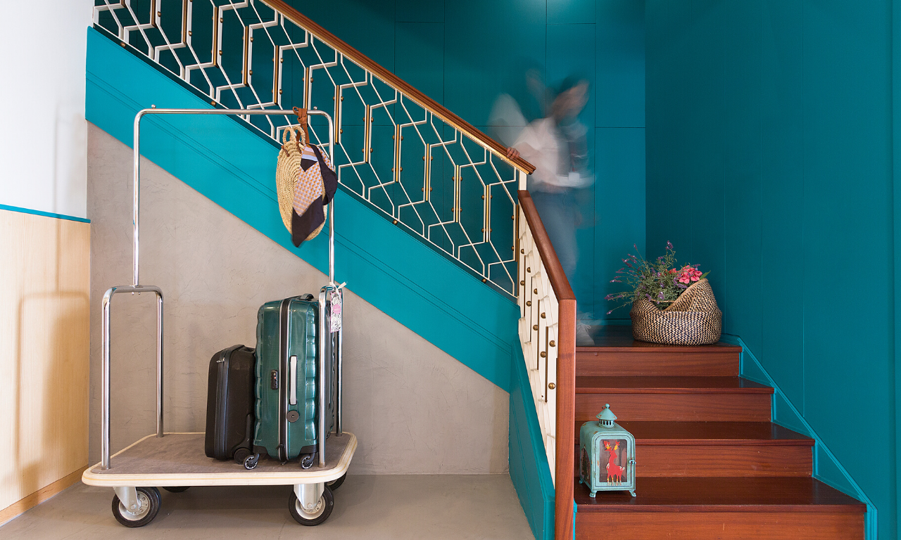 Hotel Meira<span>Descubra a familiaridade que o fará sentir-se em casa.</span>