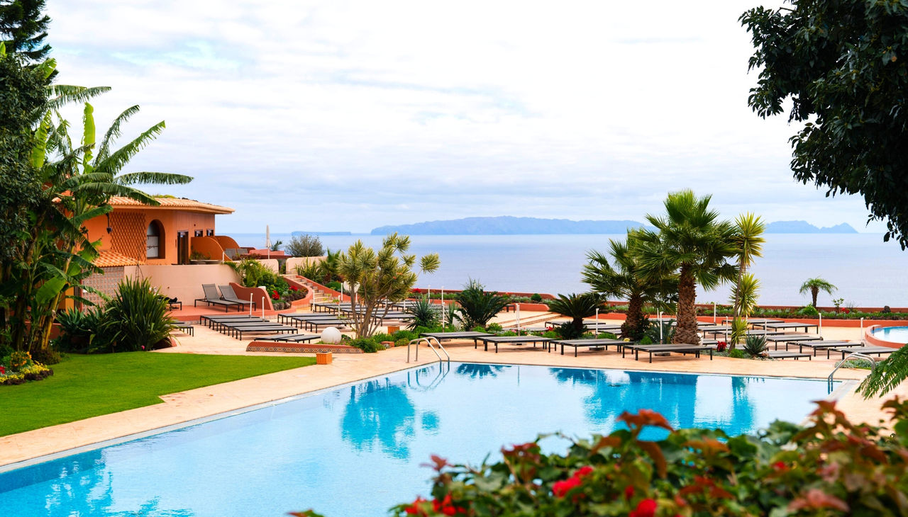 Book your dream <span>vacation with free cancellation up to 9 days before arrival. </span>